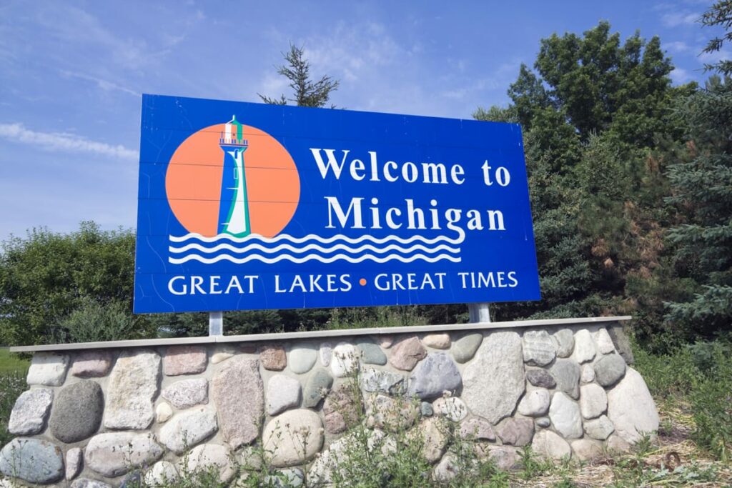 Michigan welcome sign